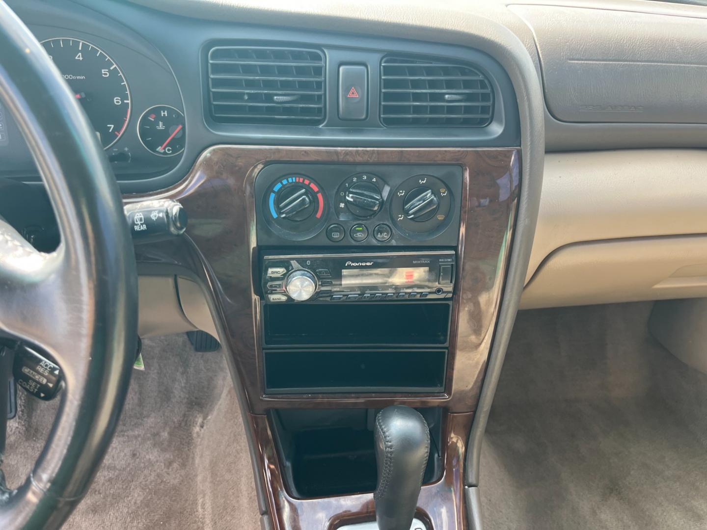 2003 green /TAN Subaru Outback Limited Wagon (4S3BH686737) with an 2.5L H4 SOHC 16V engine, 5-Speed Manual Overdrive transmission, located at 14700 Tomball Parkway 249, Houston, TX, 77086, (281) 444-2200, 29.928619, -95.504074 - Photo#15